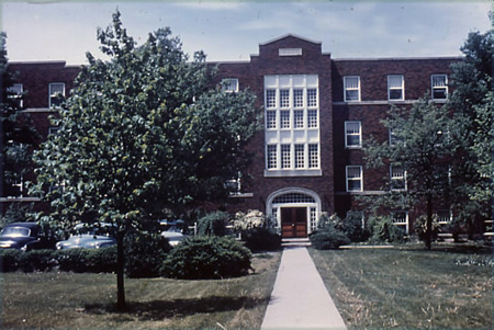 24 Summer Women's Dorm